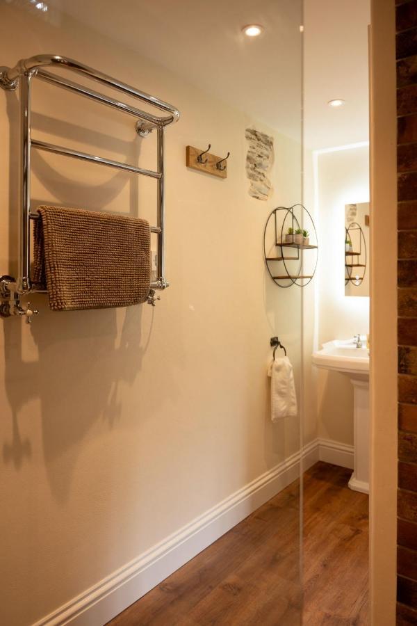 Poppy'S Barn Villa อิลฟราคูมบ์ ภายนอก รูปภาพ